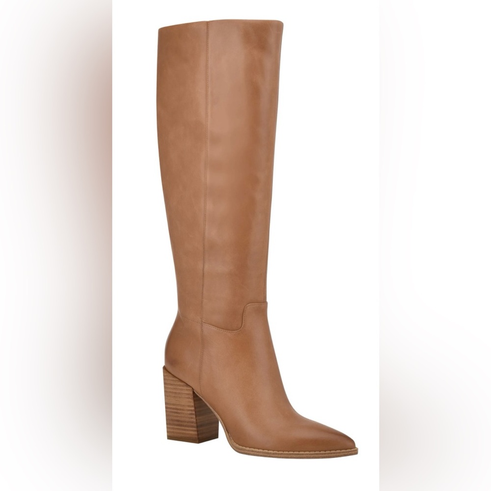 Nine West Brixie Heeled Boots in Medium Natural Leather. Size 10. New in Box.